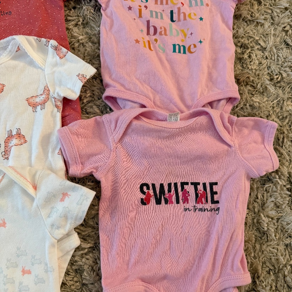 Baby Girls’ 6m clothing bundle - Picture 2 of 4